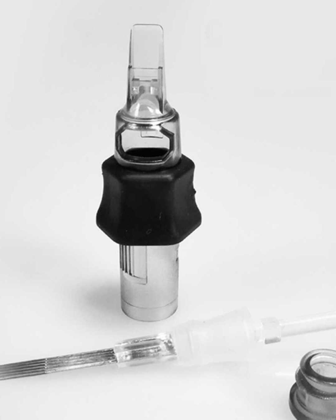 Tattoo cartridge membrane Open tattoo cartridge with membrane protrusion